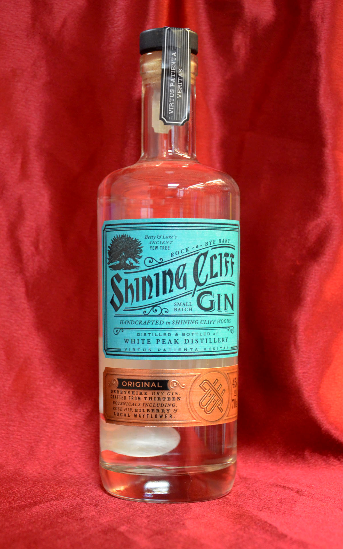 White Peak Distillery Shining Cliff Citrus Gin 45% White Peak Distillery Shining Cliff Citrus Gin 45%